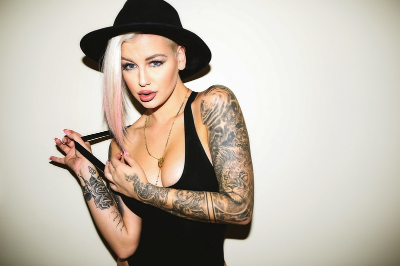 wall, tattoo, top, Justin Swain, tank, women, blonde, nose rings, black, s, samii ryan, 1080P, cleavage