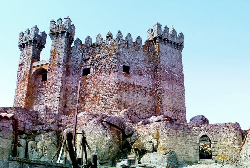 run-down, nature, archaeology, even, portugal, damaged, street, ruined, ancient, low angle view, one, palace, deterioration, church, travel destinations