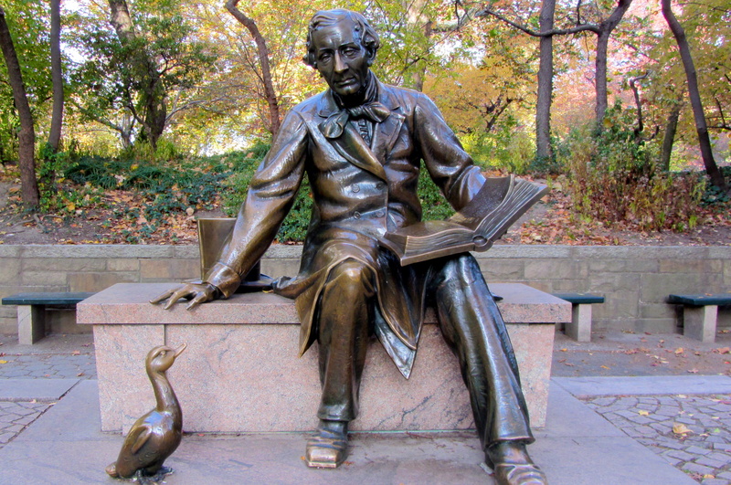 new york city, 4K, man, book, tree, beside, autumn, hans christian andersen, male likeness, day, hand, plant, statue, duck, architecture, sitting, manhattan