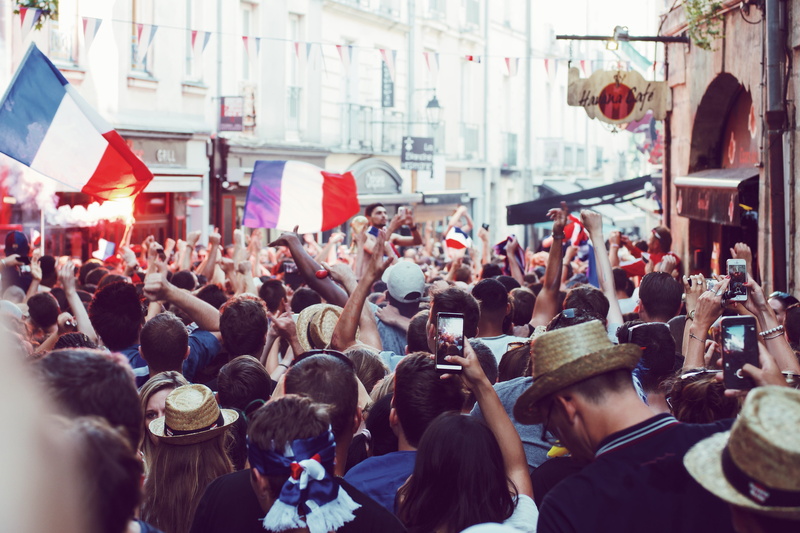 festival, lifestyles, leisure activity, street, men, city, large group of people, canopy, bright, day, crowd, houses, nantes, forge, group of people, transportation