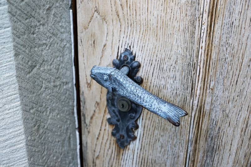 metal, artfully, goal, design, ornament, textured, 5K, door lock, input, floor, art, entrance, protection, doorknob, wood - material, wooden door, outdoors