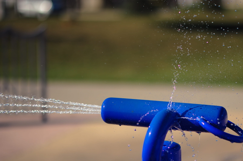 sunlight, close-up, rope, water fun, water, flowing, rain, spray gun, long exposure, fountain, blue, splash, day, swimming pool, park, spraying, flowing water