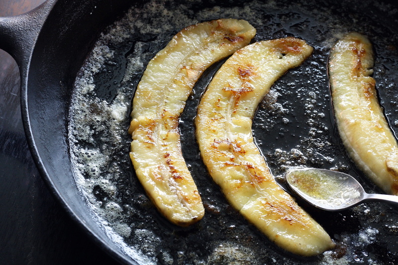 brown, 2K, cast iron pan, maple, indoors, frying pan, sweet, organic, maple syrup, high angle view, breakfast, caramelized, sizzle, kitchen utensil, delicious