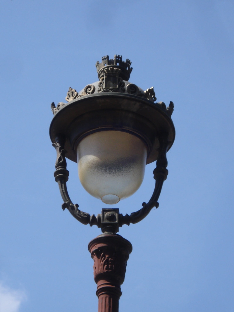 street light, street, no people, copy space, old, clear sky, close-up, technology, lighting equipment, architecture, urban furniture, 1080P, low angle view