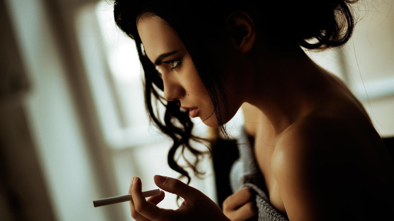 beauty, looking down, side view, hand, brown eyes, adult, profile, hair, smoking, women, holding, young adult, portrait, beautiful woman, one person, 1080P