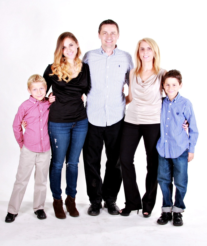 white, boys, photo, man, daughter, portrait, females, smiling, father, child, full Length, parents, people, women, two, dad, caucasian Ethnicity, 1080P