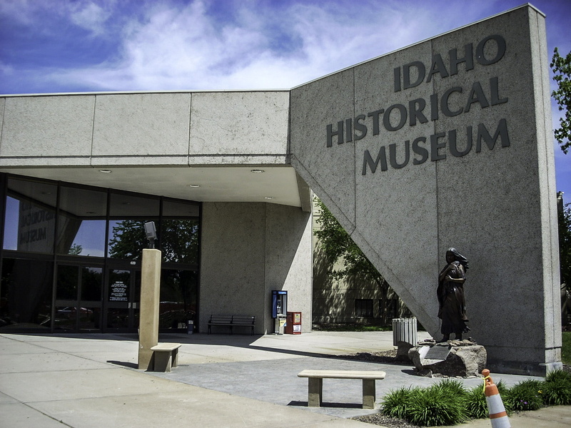 people, Boise, museum, western script, non-western script, sign, editorial, built Structure, information, script, sky, architecture, real people, public domain