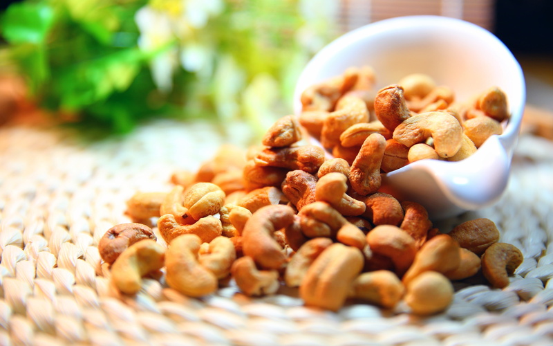 sweet food, table, nut, day, wellbeing, focus on foreground, selective focus, snack, indoors, temptation, hd, close-up, almond, food, healthy eating, dried fruit