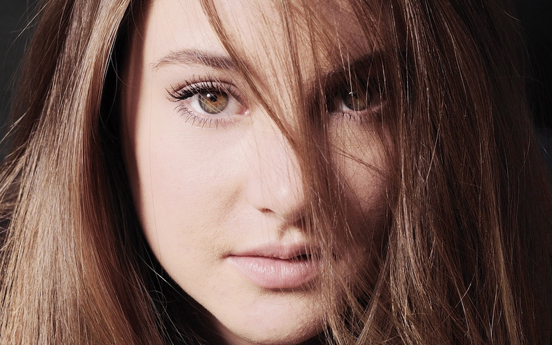 human face, beauty, body part, straight hair, actress, hairstyle, close-up, brown hair, shailene, one person, woodley, headshot, bangs, adult, beautiful woman