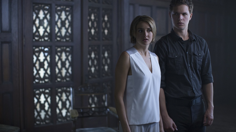 Shailene Woodley, 5K, black, neck, v, button, sport, beside, scene, blouse, movie, The Divergent Series: Allegiant, white, Best movies, man, shirt, sleeveless