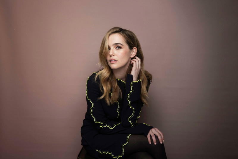 American actress, black, 2017, sleeved, shirt, 4K, long, woman, Zoey Deutch, 4K