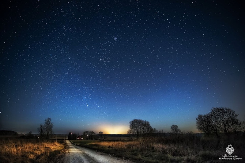 tree, evening, clouds, astronomy, tranquil scene, space, nebula, starry, plant, diminishing perspective, no people, the way forward, galaxy, sky, 720P