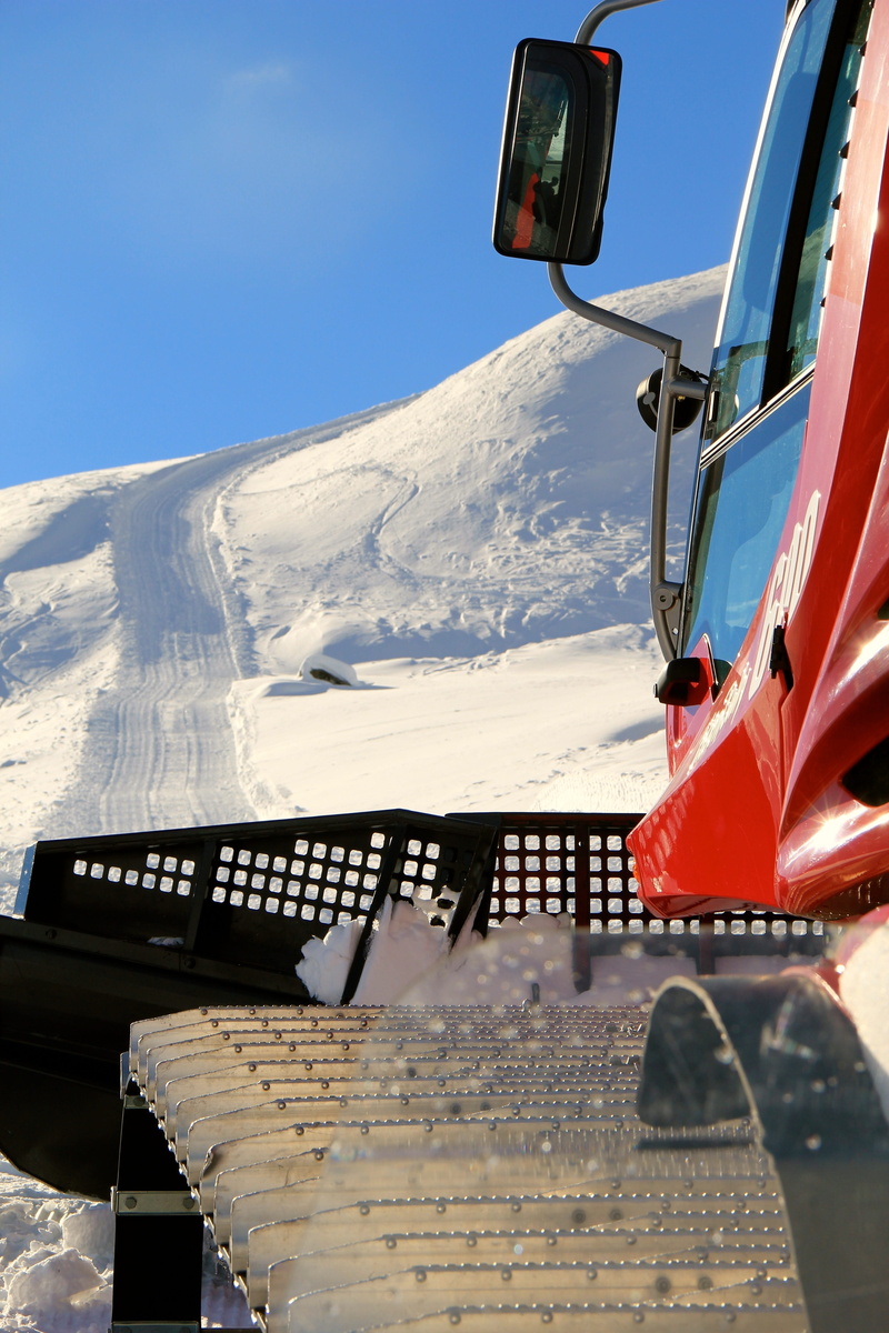 5K, environment, sunlight, snow, snow groomer, transportation, pistenbully, travel, nature, winter, runway, scenics - nature, sky, mountain range, alpine