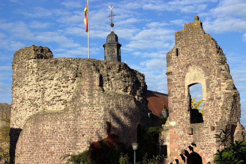 old ruin, Castle, low angle view, history, built structure, building exterior, tourism, no people, ancient, historically, ruined, places of interest, 5K