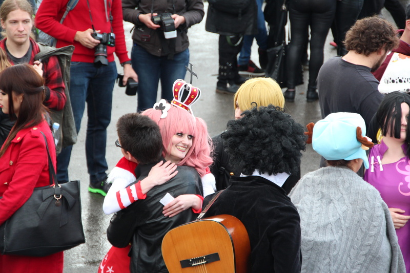 women, day, standing, mixed age range, outdoors, real people, rear view, crowd, hug, lifestyles, large group of people, cosplay, 5K, architecture, togetherness