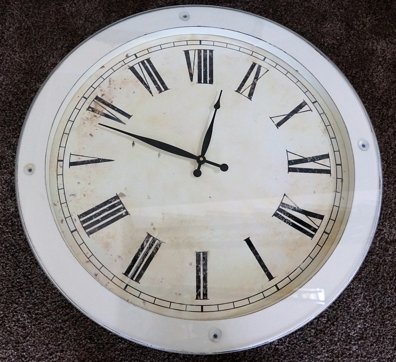 circle, time, close-up, task, target, pointer, white, watchmaker, one, clock hand, accuracy, stress, age, two, single object, clock, minute hand, roman