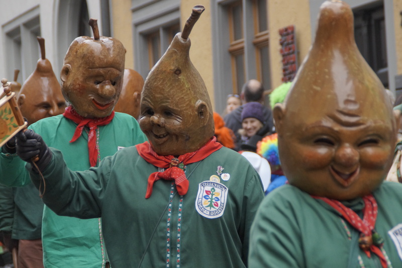 apple, day, tradition, pears, wooden mask, swabian alemannic, representation, strassenfasnet, haestraeger, headshot, move, customs, people, offspring, lake constance