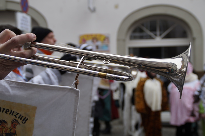 musical instrument, finger, 5K, holding, strassenfasnet, hand, custom, fools jump, musician, customs, focus on foreground, fasnet, skill, costume, human body part