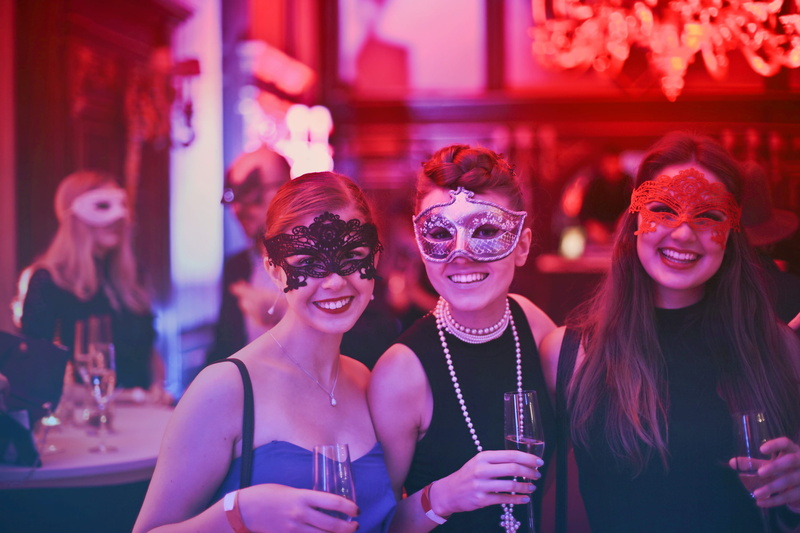 bar - drink establishment, mysterious, togetherness, three woman, accessory, champagne, girls, Wine, Ornate, beautiful woman, 2K, inside, Entertainment