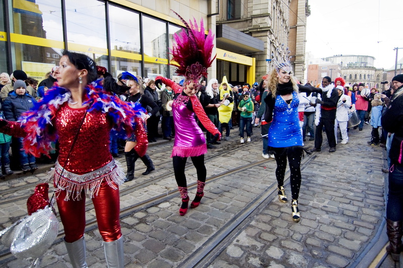 event, celebrate, built structure, street, good mood, carnival, bremen, architecture, crowd, joy, festival, large group of people, dance, human, lifestyles