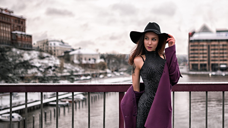 winter, purple clothing, black nails, black hat, Icona Pictura, women with hats, coats, bridge, photography, tattoo, open coat, hat, brunette, 500px, Lorenza Cani