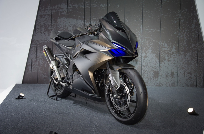 black color, wheel, 4K, architecture, wall - building feature, motor scooter, bicycle, indoors, mode of transportation, helmet, sport, stationary, land vehicle