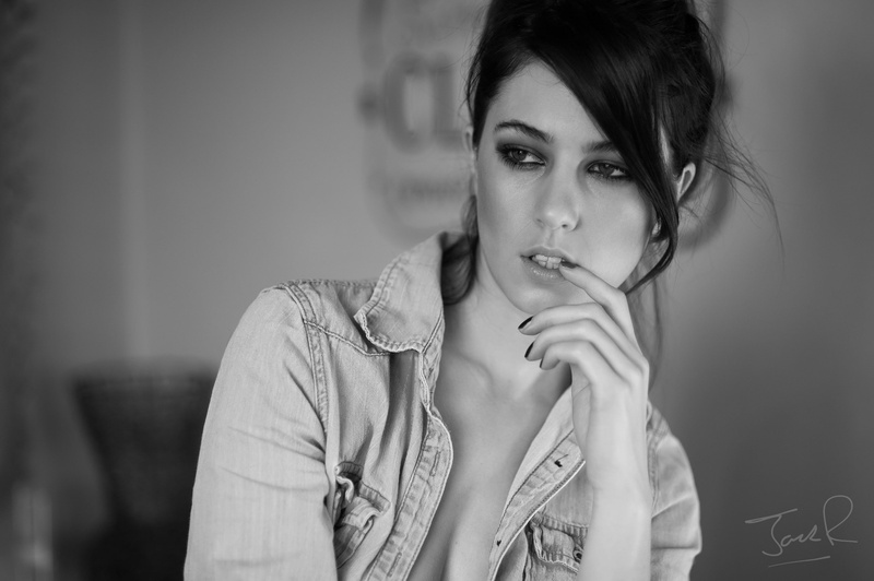 hairstyle, focus on foreground, women, lifestyles, Jack Russell, adult, indoors, beauty, one person, looking, beautiful woman, real people, young women