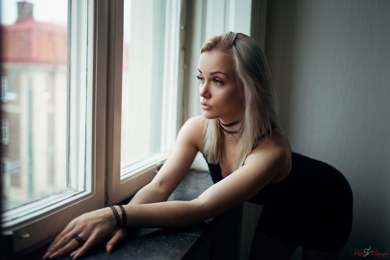 women, one person, young adult, sitting, hair, Alicja Sedzielewska, contemplation, blond hair, portrait, lifestyles, hairstyle, beauty, blonde, looking