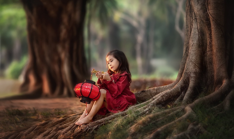 girl, Anastasia Barmina, child, nature, barefoot, flashlight, trees, 1080P