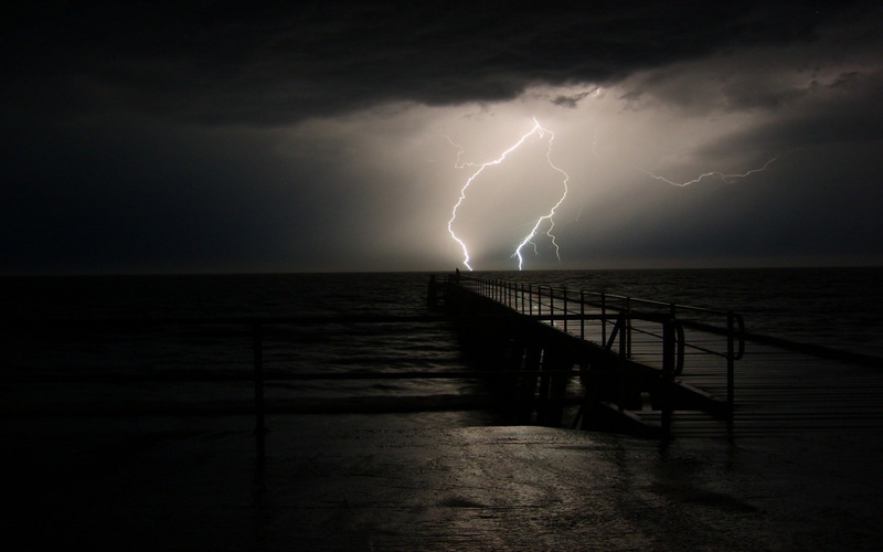 horizon, 2K, storm, sea, power in nature, lightnings, forked lightning, no people, white, beauty in nature, lightning, cloud - sky, power, storm cloud
