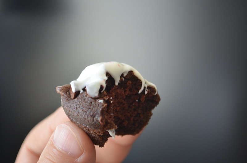 food, body part, 4K, holding, temptation, sweet, cupcake, gray background, indulgence, unhealthy eating, ice cream, close-up, brownie, brown, food and drink