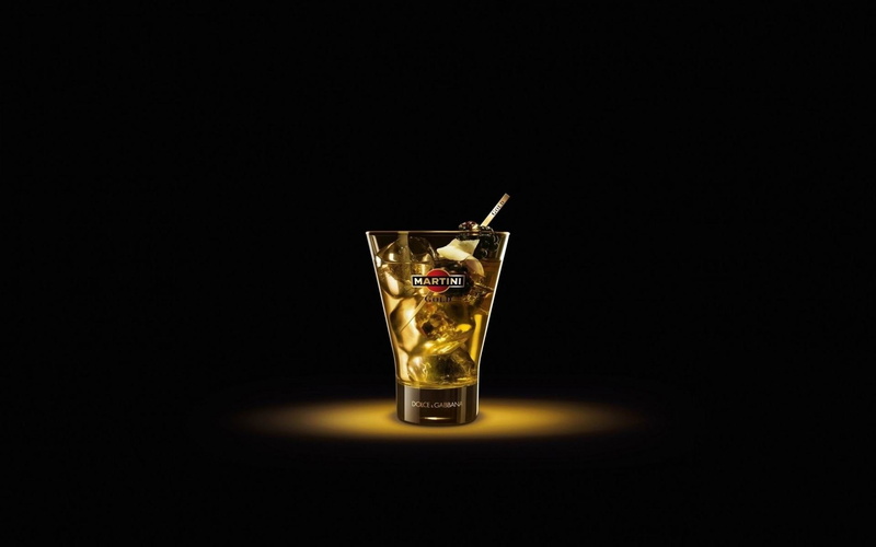 ice cube, 1080P, wealth, studio shot, luxury, no people, martini, food, cocktail, whiskey, drink, advertising, gold, freshness, alcohol, shot, shot glass