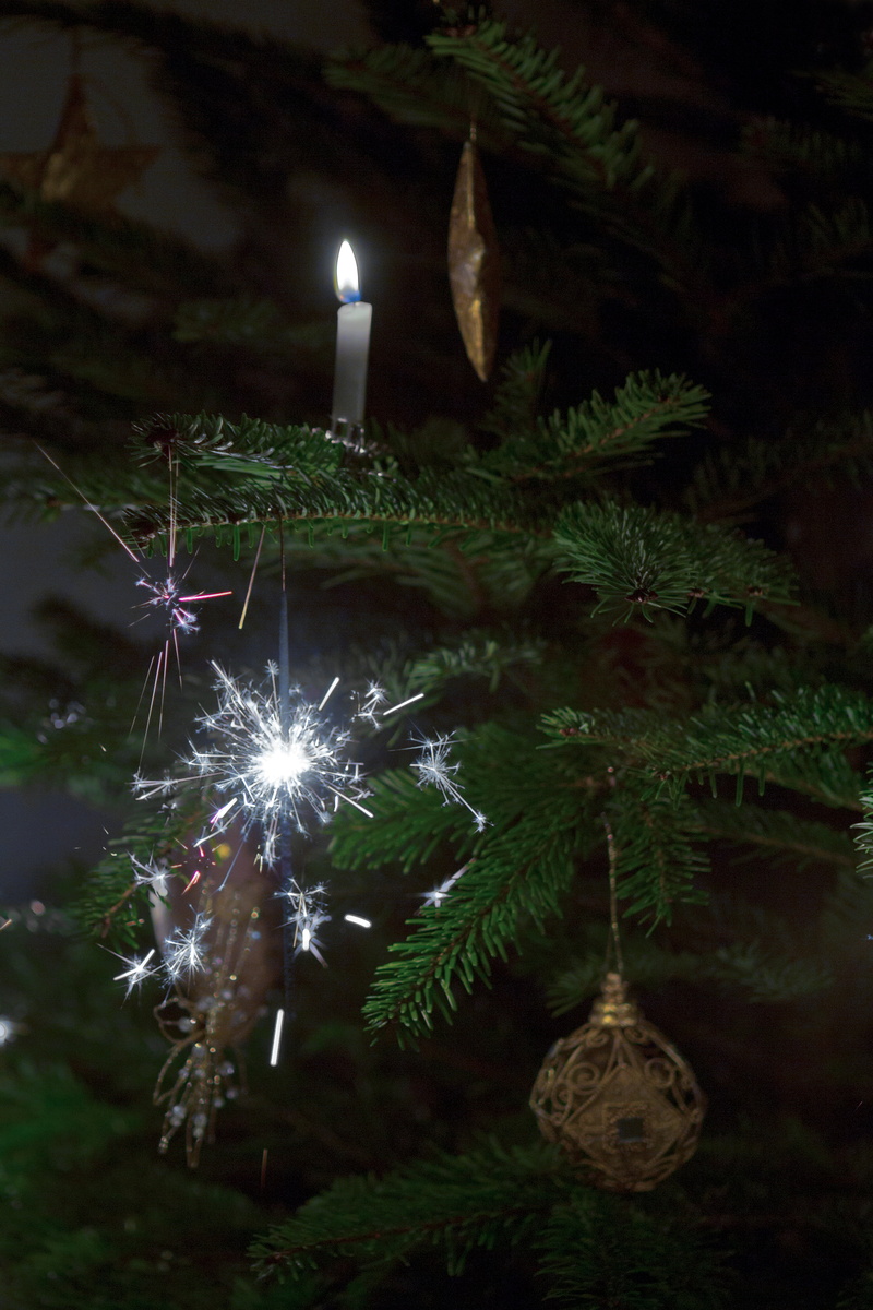 glowing, christmas ornament, outdoors, 5K, nature, fire, sparklers, baubles, christmas, christmas decoration, atmospheric, no people, close-up, decoration