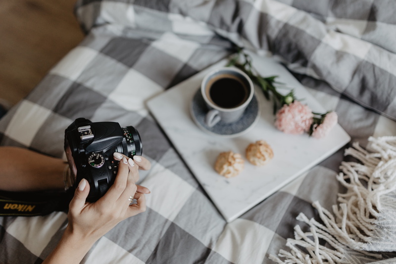 coffee - drink, photo, session, crockery, directly above, food and drink, breakfast, blogger, woman, dslr, nikon, camera, table, photography, human hand