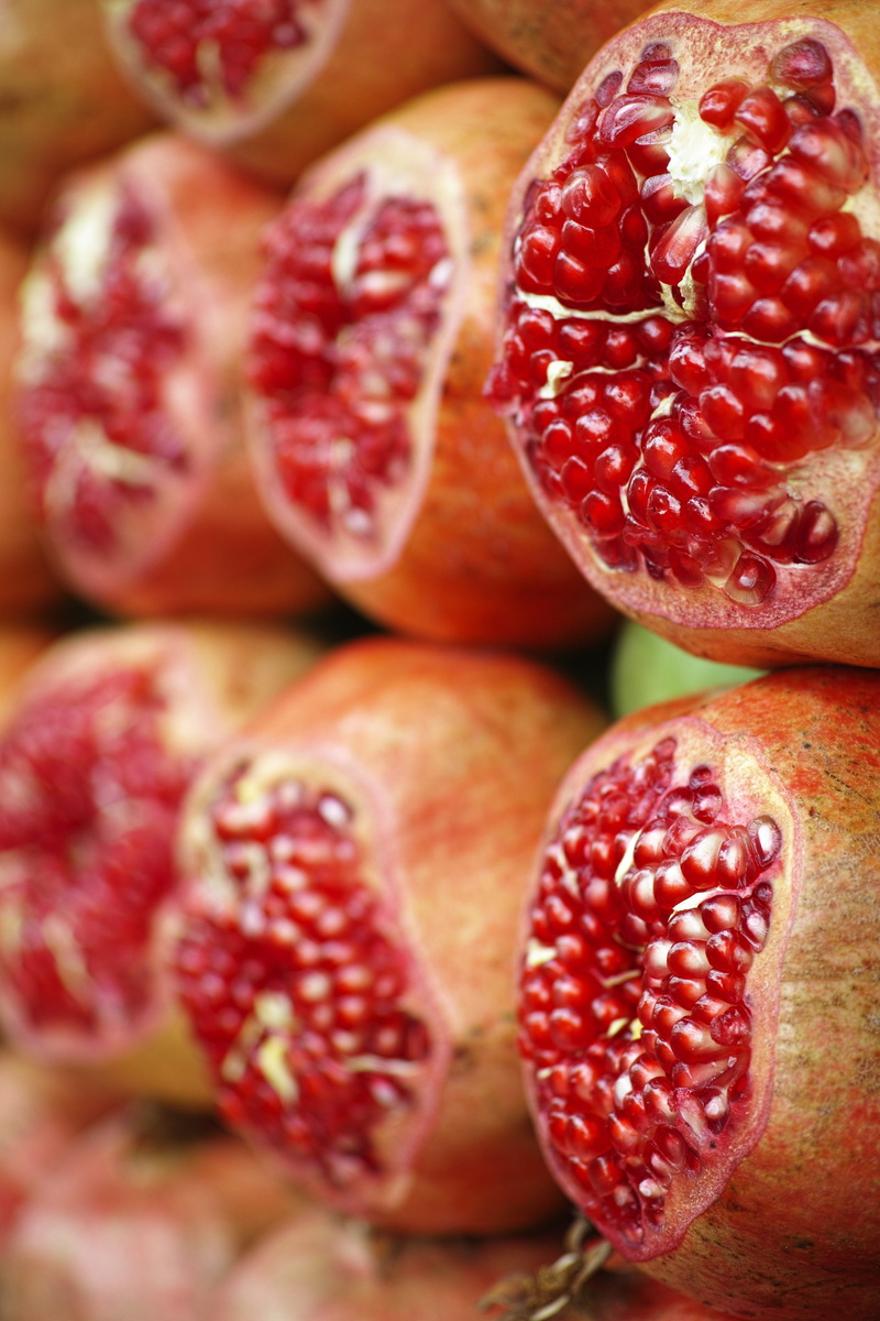 ascorbic acid, Pomegranate, seed, food and drink, still life, Fruit, red, wellbeing, pomegranate seed, cross section, vitamin, ripe, backgrounds, close-up