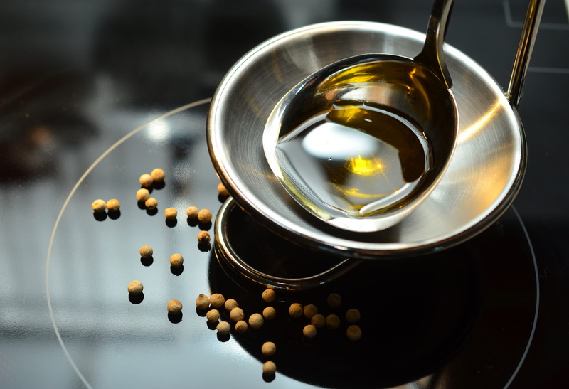 peppercorns, crockery, brown, high angle view, coffee - drink, studio shot, indoors, still life, food and drink, freshness, stainless, steel, enjoy, olive oil