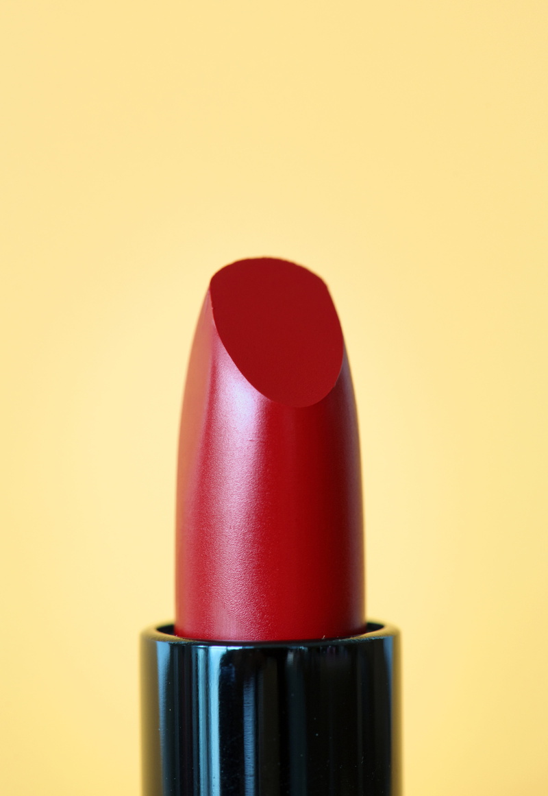 makeup, beauty, cosmetics, 5K, lipstick, glamour, personal accessory, no people, two objects, single object, simplicity, still life, fashion, studio shot