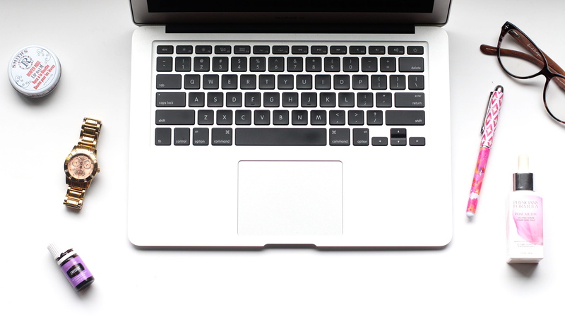 yleo, gold, no people, computer keyboard, business, object, round, colored, indoors, near, watch, technology, lip balm, internet, blank, aerial, wireless technology