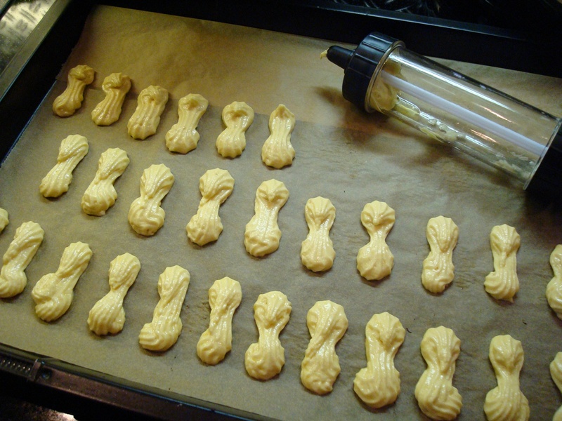 pastries, preparing food, cookies, in a row, baked pastry item, tray, 2K, shortbread cookies, nibble, sheet, syringe, food, baking tray, high angle view