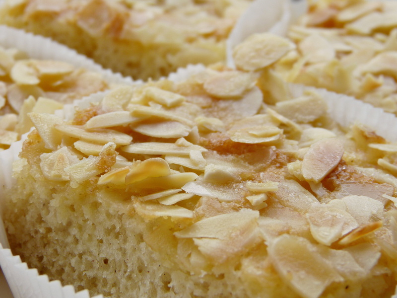 temptation, diet, sheet cake, pastries, calories, bake, photography, cake, grate, focus on foreground, backgrounds, fine baked goods, Butter Cake, food and drink