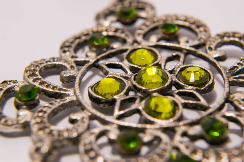 large group of objects, silver colored, stone, watch, gemstone, clock, no people, encrusted, emerald, indoors, colored, jewel, surface, accuracy, 5K, makeup
