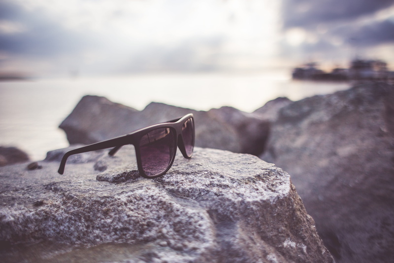 fashion, outdoors, sea, 4K, beach, selective focus, day, accessories, Sunglasses, tranquility, solid, focus on foreground, personal accessory, cloud - sky