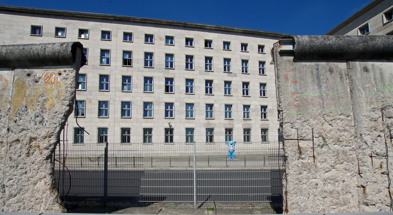 architecture, built structure, window, wall, berlin, fence, sky, safety, outdoors, wall breakthrough, building, building exterior, day, city, sunlight