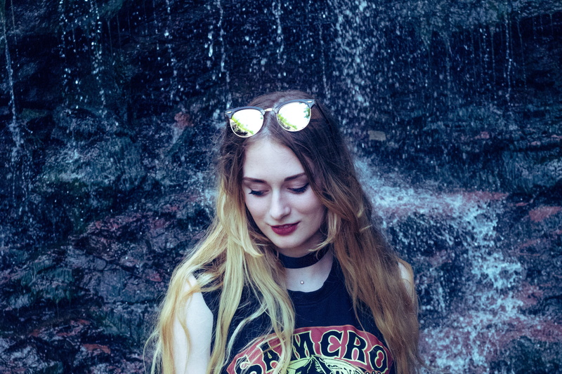 real people, front view, hair, nature, woman, blond hair, canada, girls, headshot, beautiful, leisure activity, lust, young adult, portrait, lake, white