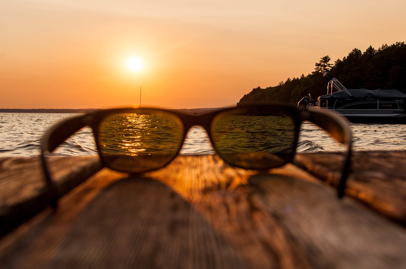 sun, wood, lake, 4K, sunset, yellow, united states, orange color, surface level, raybans, nature, idyllic, wood - material, sunlight, outdoors, ray ban