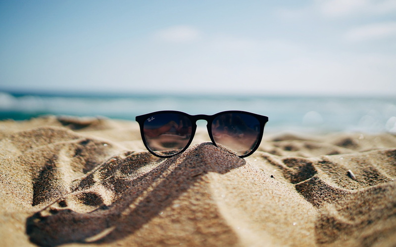 ray, horizon over water, selective focus, water, high, tranquil scene, w, outdoors, quality, eyewear, sand, day, horizon, sunglasses, sea, beach, 2K, glasses