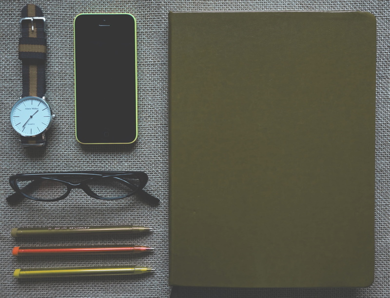 glasses, fashionable, 1080P, device, copy space, leather, ballpen, wireless technology, pen, green, style, high angle view, office, young, technology