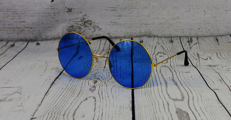 table, close-up, beach, gold, transparent, wood, day, sunglasses, wood - material, land, 4K, high angle view, water, no people, fashion, outdoors, frames