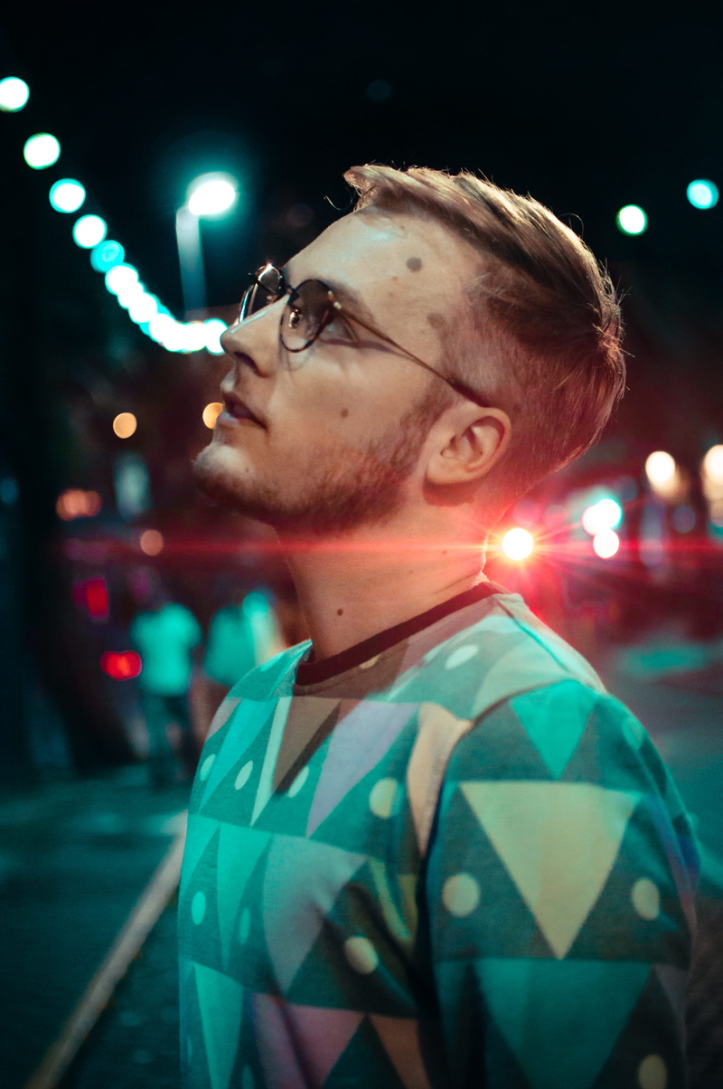 glasses, 4K, beard, contemplation, men, eyeglasses, night, real people, standing, model, light - natural phenomenon, headshot, glowing, city, lens flare