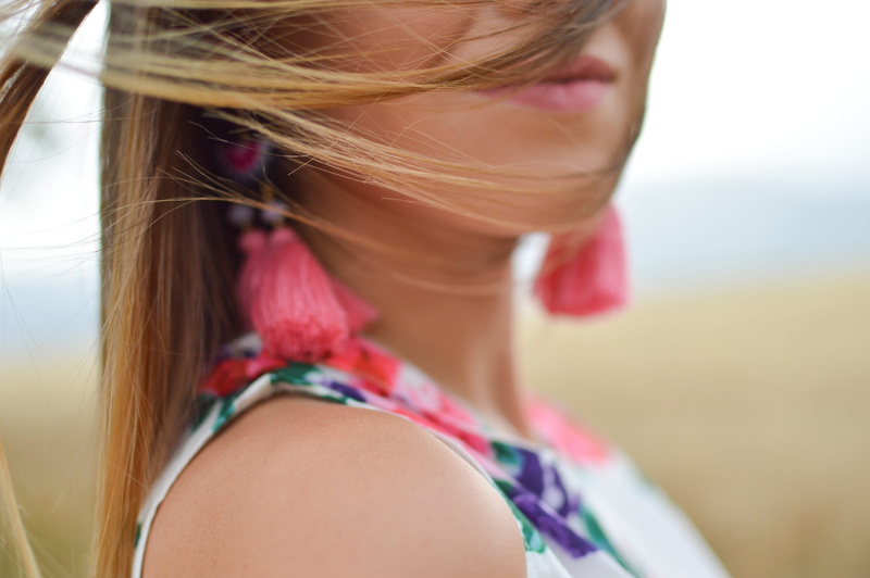 girl, girls, earrings, women, innocence, woman, hairstyle, person, photo, focus on foreground, human body part, body part, hair, beauty, day, lip, long hair